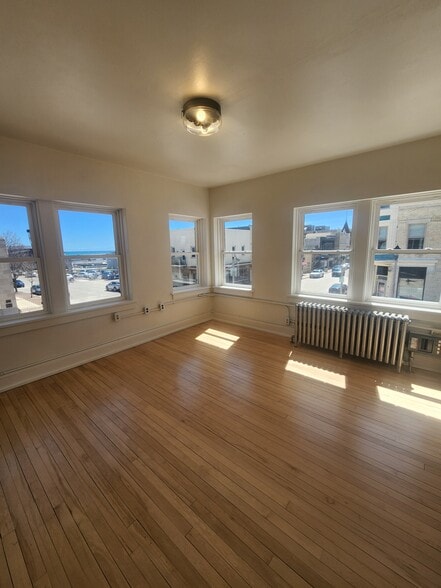 Primary Photo Of 301 N Franklin St, Port Washington Flex For Lease