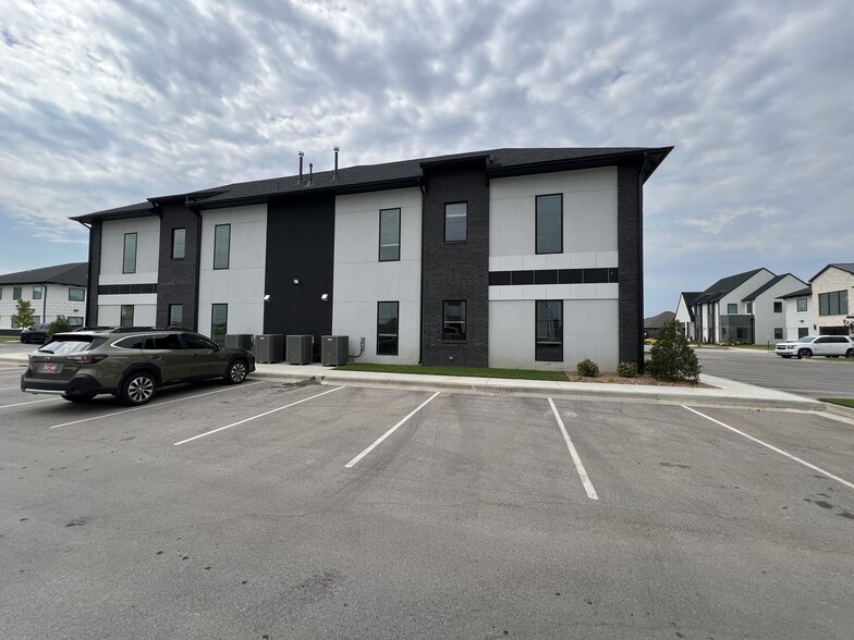 Primary Photo Of 7623 E 126th St S, Bixby Office For Lease