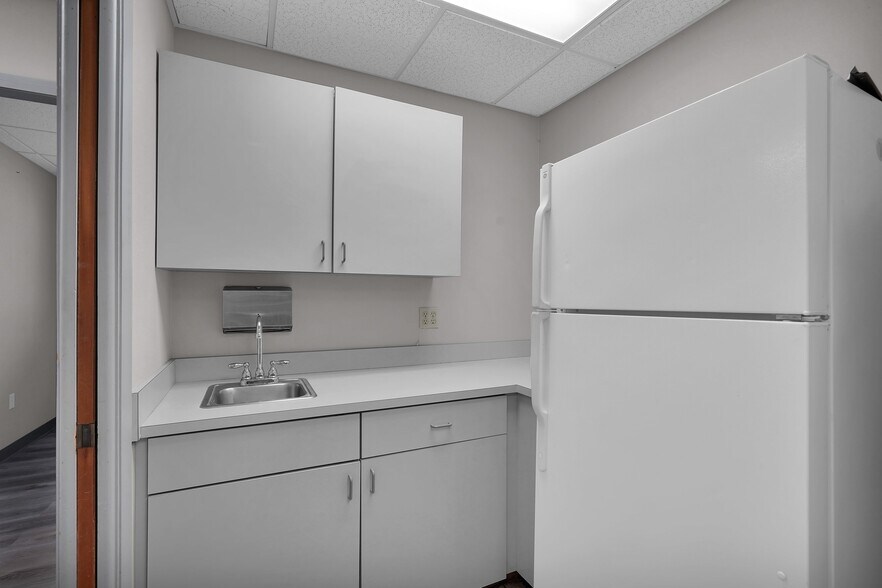 More Photos Of 3599 University Blvd S, Jacksonville Medical For Sale