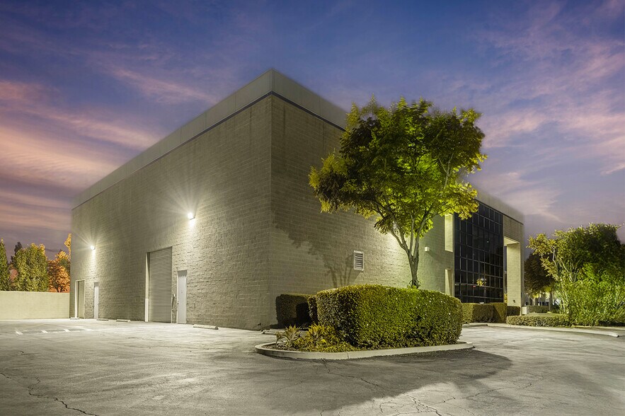 More Photos Of 10 Chrysler, Irvine Light Manufacturing For Sale