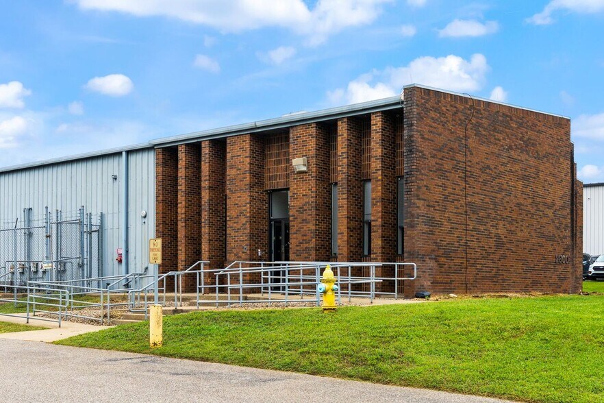 More Photos Of 2800 Diode Ln, Louisville Warehouse For Lease