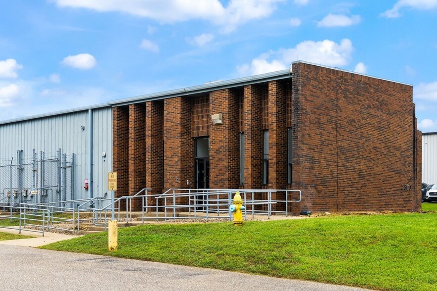 More Photos Of 2800 Diode Ln, Louisville Warehouse For Sale