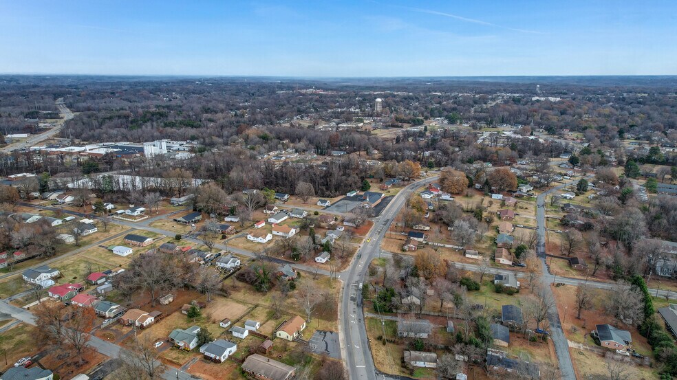 More Photos Of 1806 Vance St, Reidsville General Retail For Sale