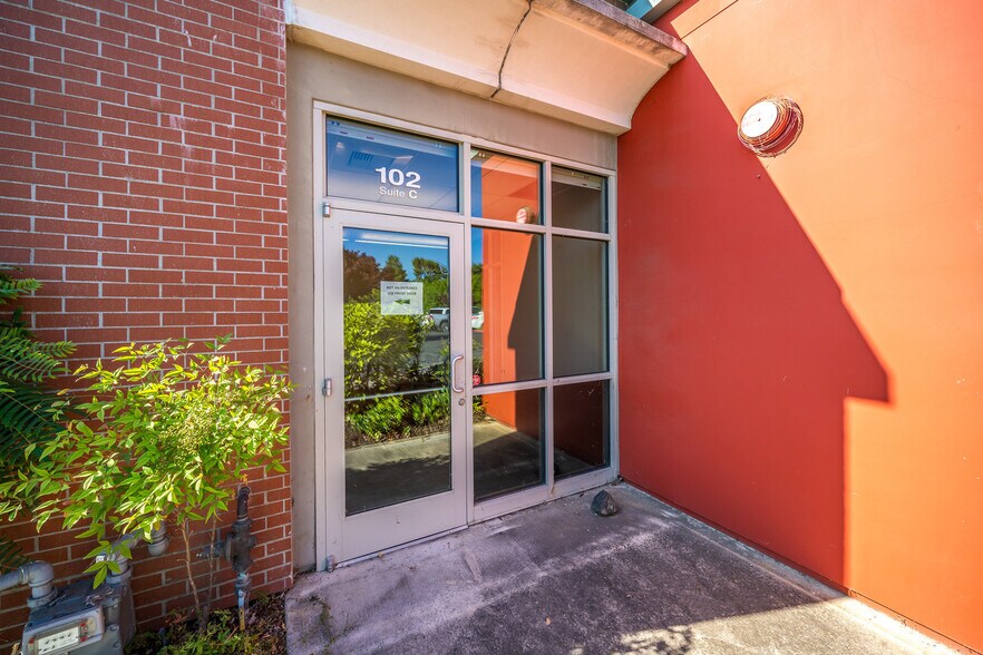 More Photos Of 102 S Vine St, Paso Robles Office For Lease