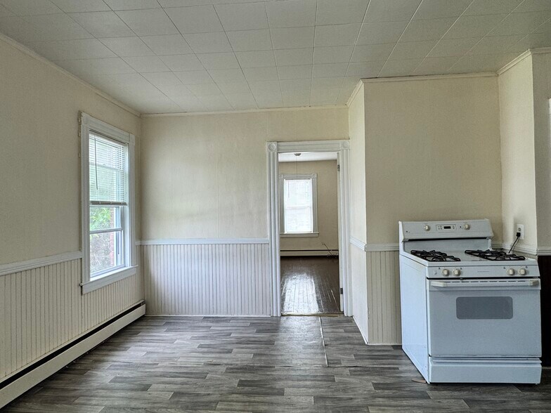 More Photos Of 240-242 Washington St, New Britain Apartments For Sale