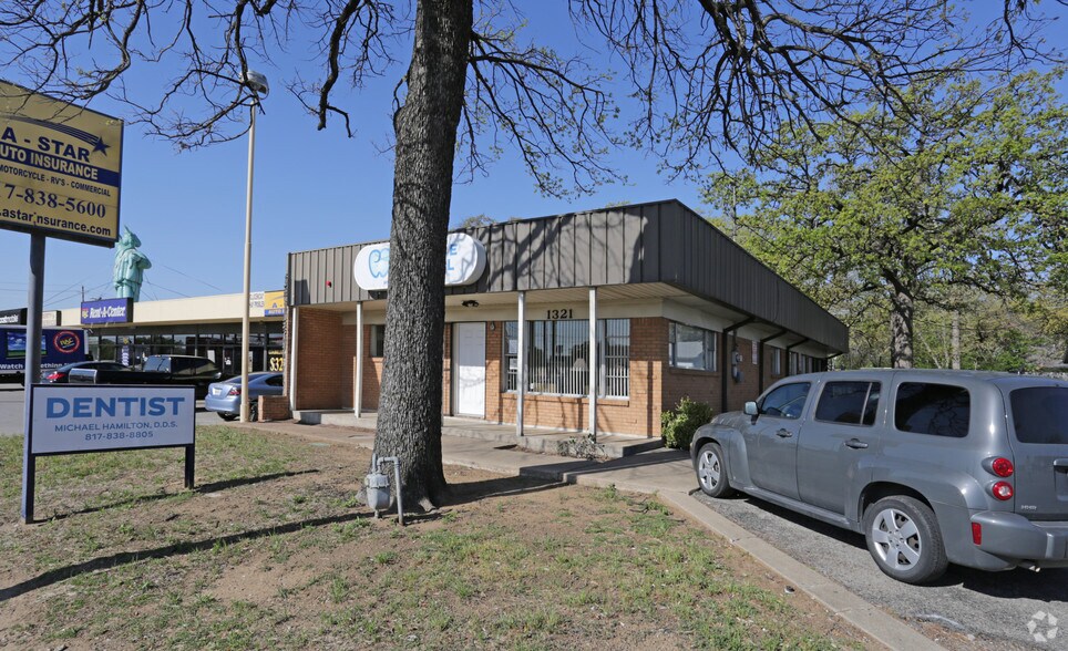 More Photos Of 1321 N Beach St, Fort Worth Medical For Lease