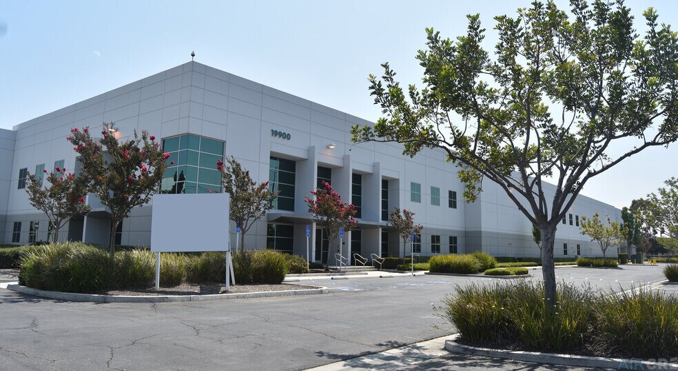 More Photos Of 19900-19988 Van Ness Ave, Torrance Distribution For Lease