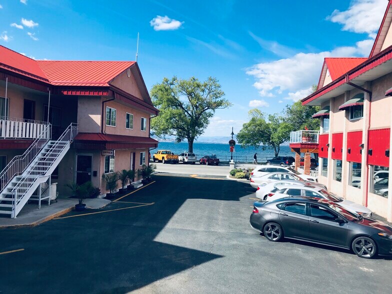 Primary Photo Of 274 Lakeshore Dr, Penticton Hotel For Sale