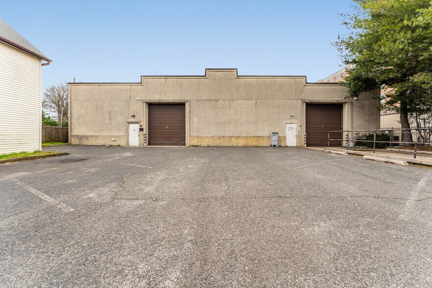 More Photos Of 17 Jackson St, Freehold Warehouse For Sale