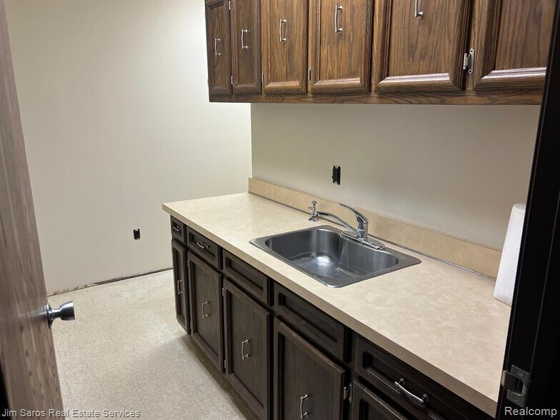 More Photos Of 25630 Little Mack Ave, Saint Clair Shores Medical For Lease