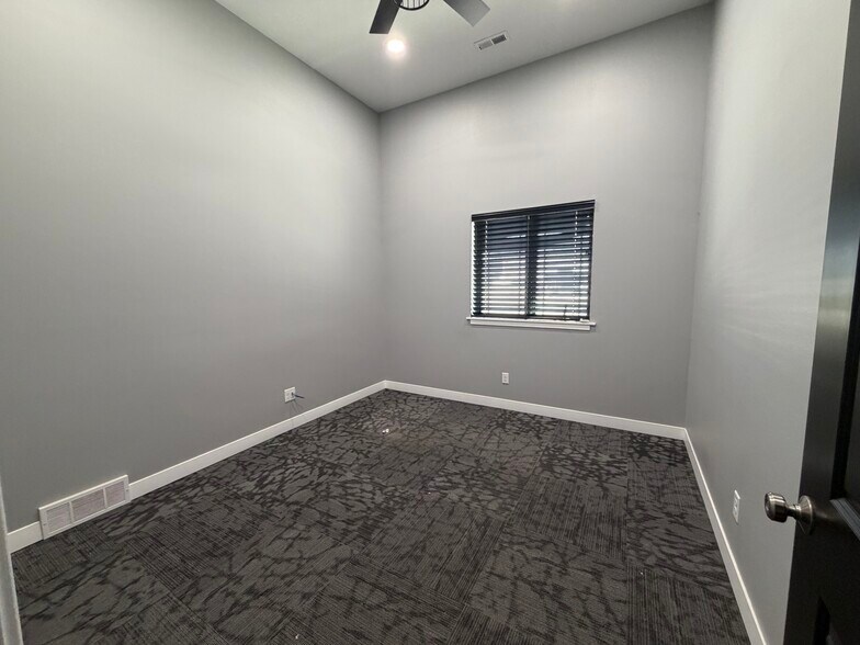 More Photos Of 501 Prosperity Way, North Sioux City Industrial For Sale