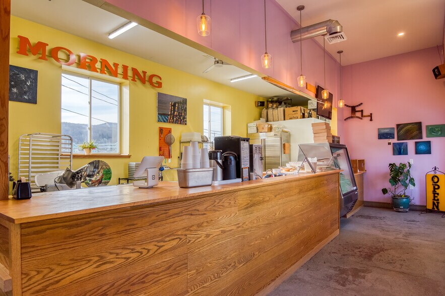 More Photos Of 206 Main St, Berlin Office For Sale