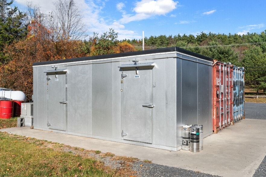 More Photos Of 261 Tinker St, Woodstock Restaurant For Sale