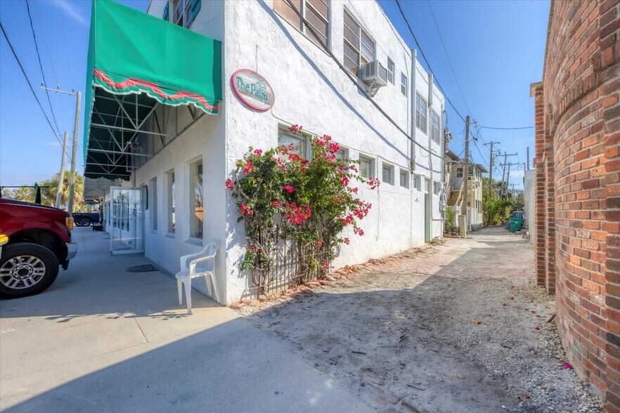 More Photos Of 444 4th St E, Boca Grande Freestanding For Sale