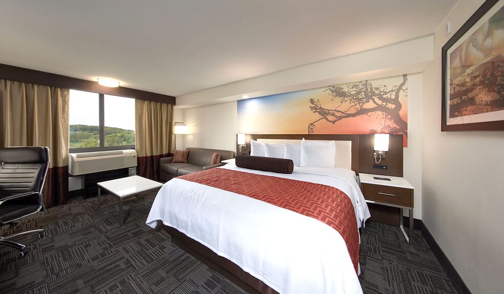 More Photos Of 1005 S Moorland Rd, Brookfield Hotel For Sale