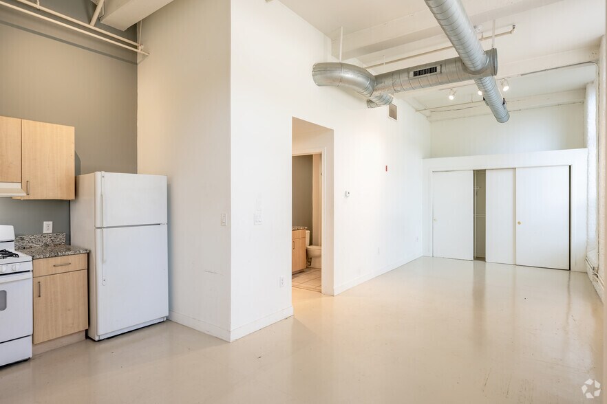More Photos Of 166 Valley St, Providence Apartments For Sale