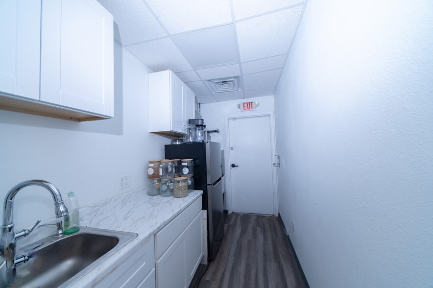 More Photos Of 2110 W Eldorado Pky, McKinney Storefront Retail Office For Lease