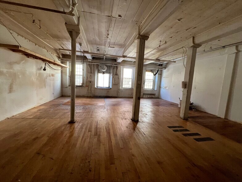 More Photos Of 2 Main St, Biddeford Unknown For Lease