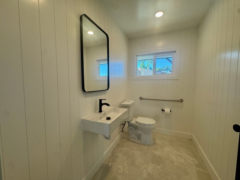 More Photos Of 5900 Wedgewood Ave, Carmichael Medical For Lease