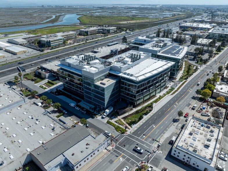 More Photos Of 835 Industrial Rd, San Carlos Research And Development For Lease