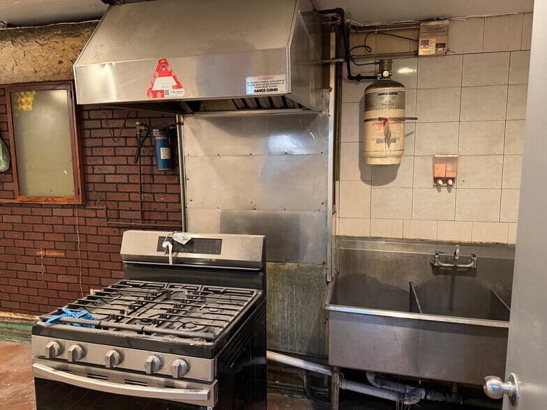 More Photos Of 566 Nostrand Ave, Brooklyn Storefront Retail Office For Lease