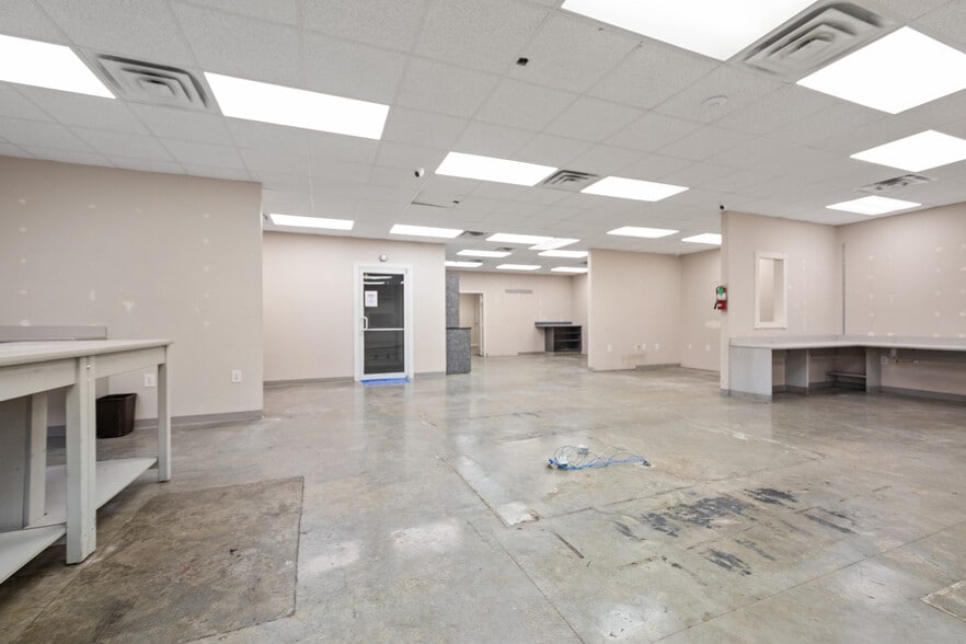 More Photos Of 106 Abigayles Row, Scott Warehouse For Sale