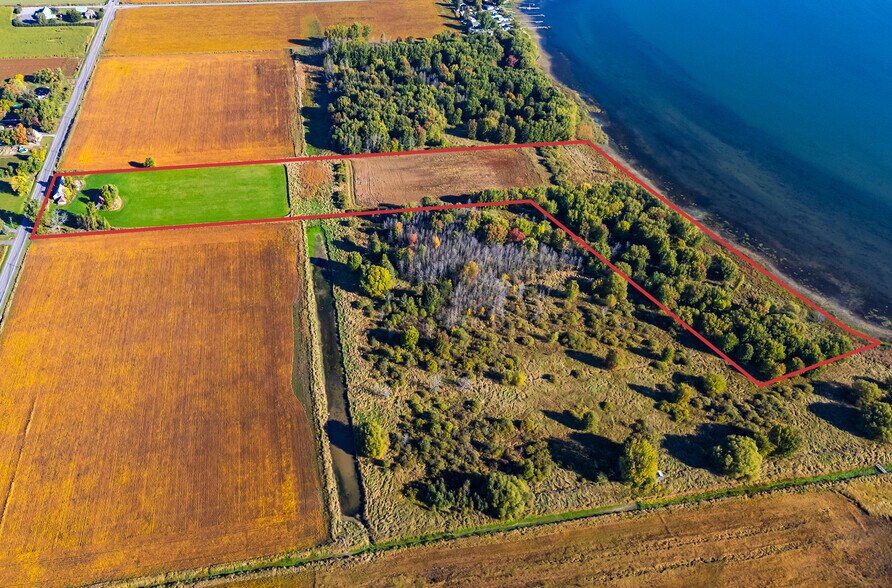 Primary Photo Of 1266 Rue Principale, Saint-Paul-de-l'Île-aux-Noix Land For Sale