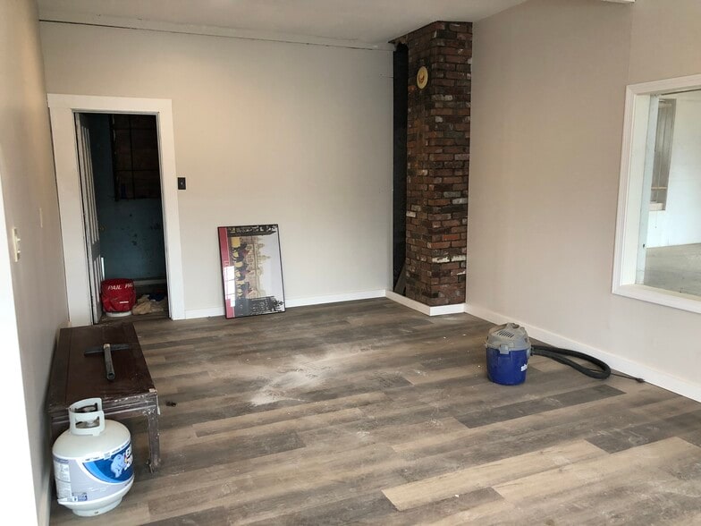 More Photos Of 8 Migeon Ave, Torrington Auto Repair For Sale