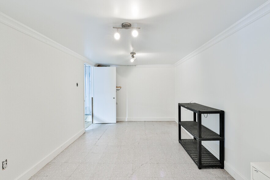 More Photos Of 250 Rue Industrielle, St-Roch-de-L'achigan Warehouse For Sale