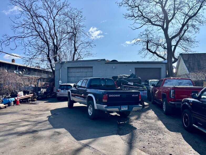 More Photos Of 28 Stone St, Stamford Industrial For Sale