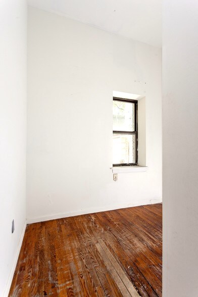 More Photos Of 42 Avenue B, New York Apartments For Lease