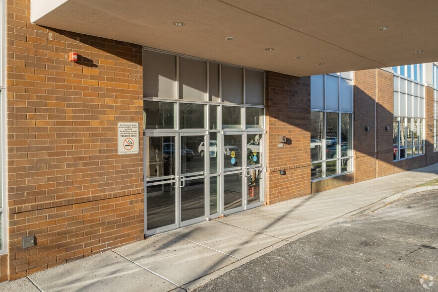 More Photos Of 405 Hurffville Cross Keys Rd, Sewell Medical For Lease