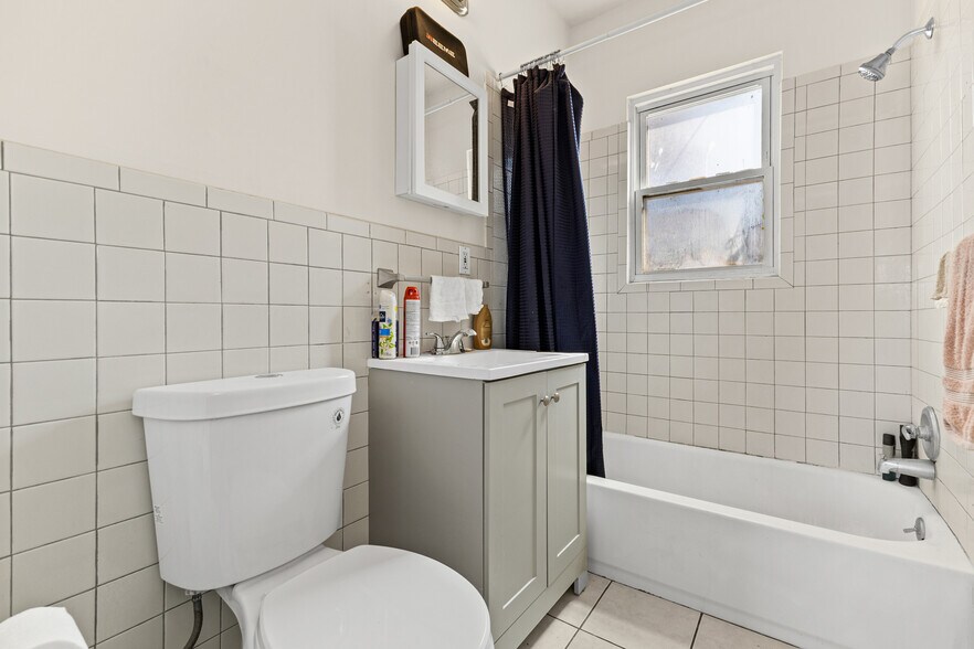 More Photos Of 13660 Ohio St, Detroit Apartments For Sale