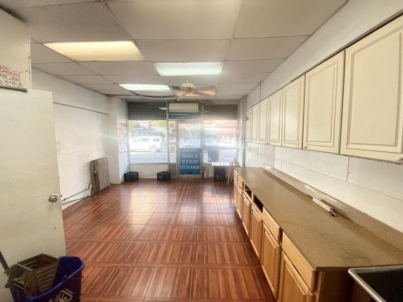 More Photos Of 319 7th Ave, Brooklyn Storefront Retail Residential For Lease