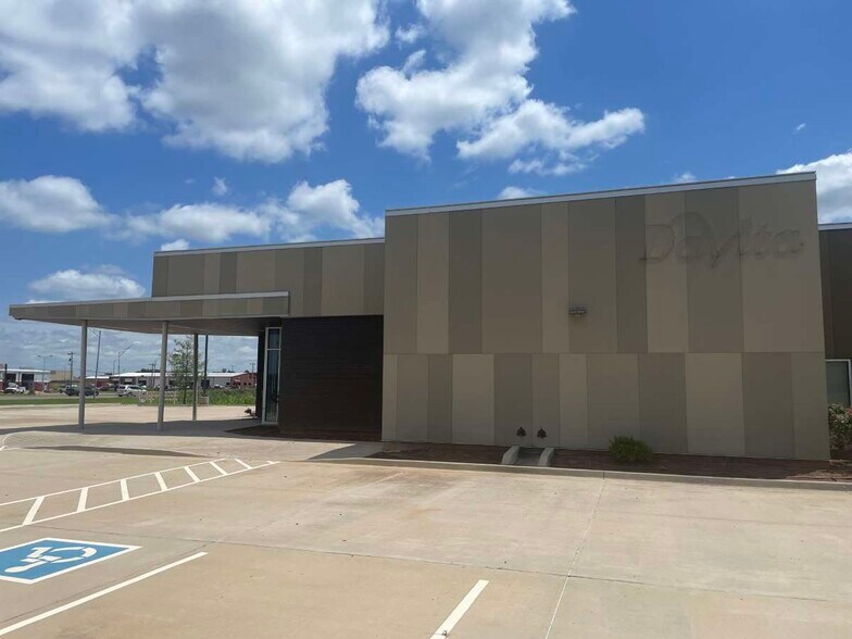 More Photos Of 2410 W Grant Ave, Pauls Valley Medical For Sale