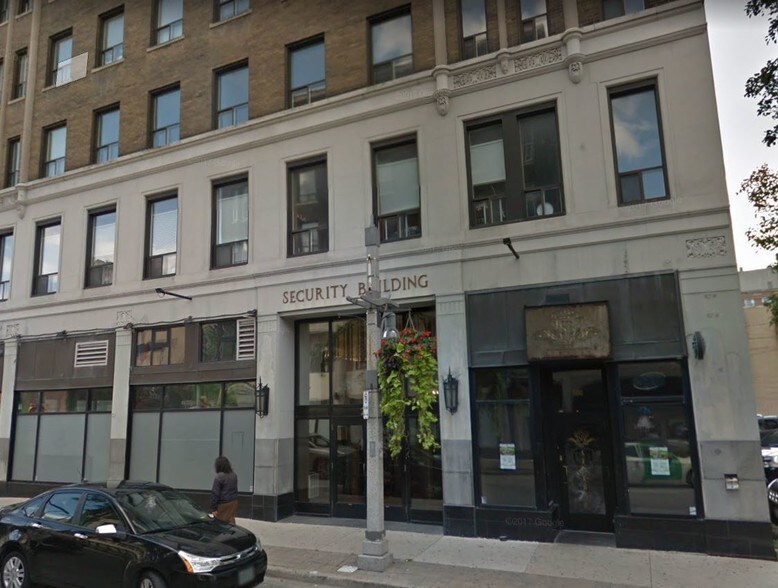 Primary Photo Of 52-98 University Av W, Windsor Apartments For Lease