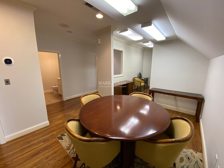 More Photos Of 2224 Cahaba Valley Dr, Birmingham Office For Lease