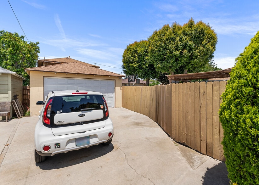 More Photos Of 937 E Palmyra Ave, Orange Apartments For Sale