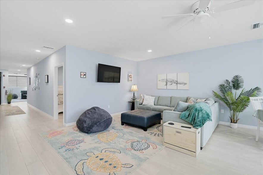 More Photos Of 2160 Gulf Gate Dr, Sarasota Storefront For Sale