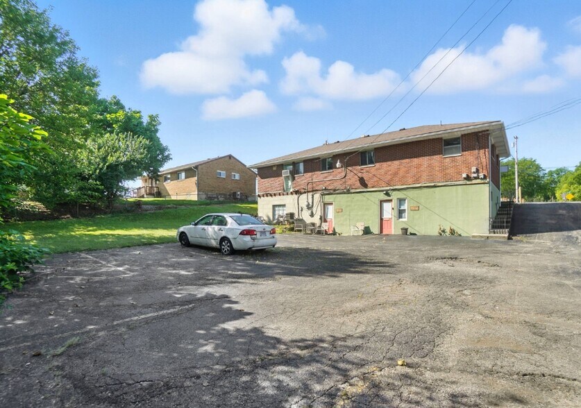 More Photos Of 5402-5404 N Main St, Dayton Office For Sale