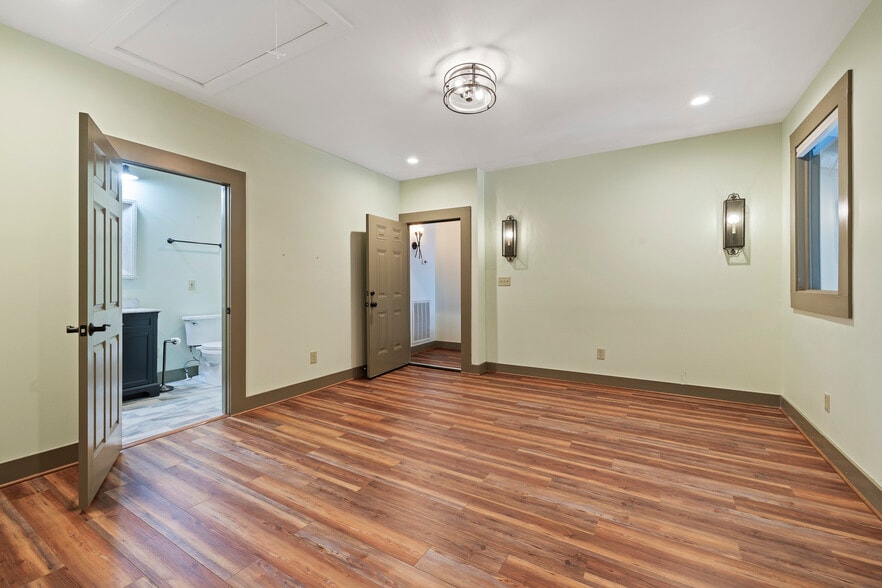 More Photos Of 226 W Washington St, Madison Freestanding For Sale