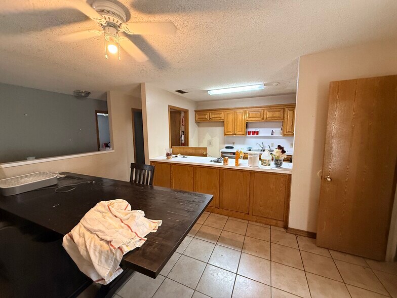 More Photos Of 425 Neches St, Jacksonville Office Residential For Sale