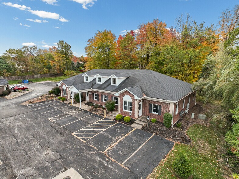More Photos Of 8050 Corporate Cir, North Royalton Office For Lease
