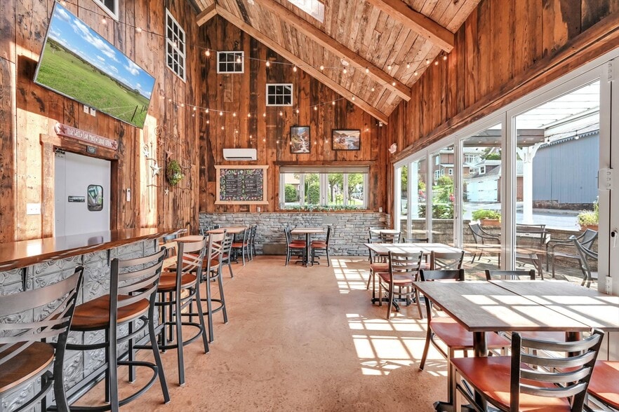 More Photos Of 301 W Main St, Ephrata Hospitality For Sale