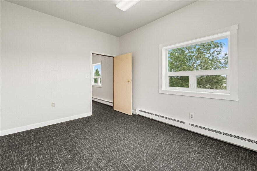 More Photos Of 3408 International St, Fairbanks Warehouse For Lease