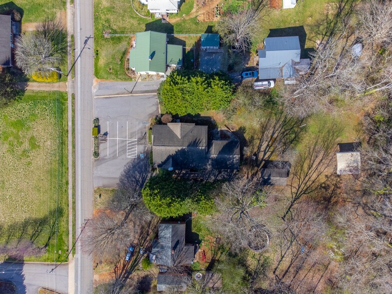 More Photos Of 156 White Oak St, Franklin Medical For Sale