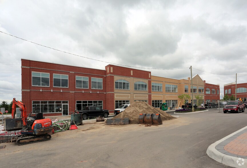 More Photos Of 515 Dundas St W, Oakville Freestanding For Lease