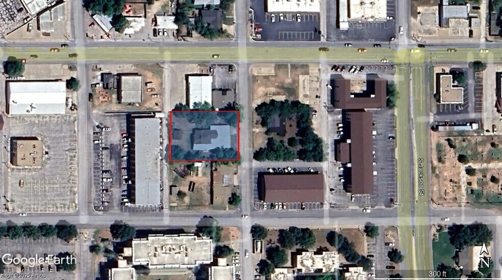 More Photos Of 1805 S Van Buren St, San Angelo Flex For Sale