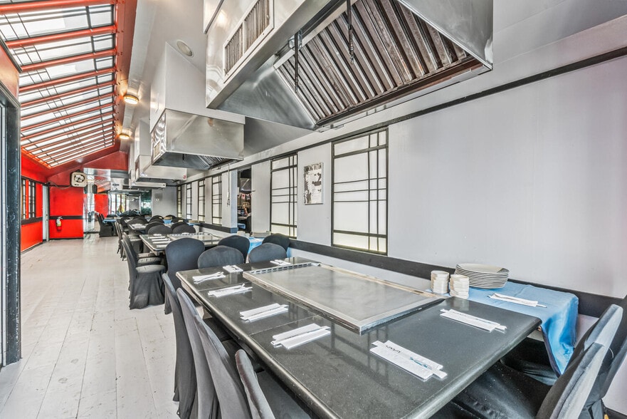 More Photos Of 500 City Island Ave, Bronx Restaurant For Sale