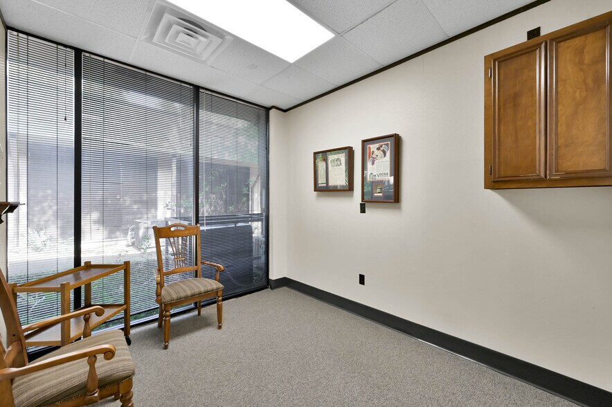 More Photos Of 1380 Stonehollow Dr, Humble Medical For Lease
